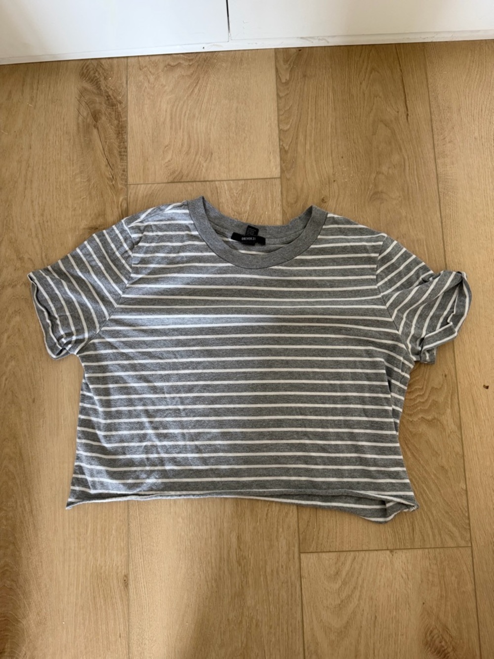 Forever 21 Gray & White Striped Crop Crewneck Tee